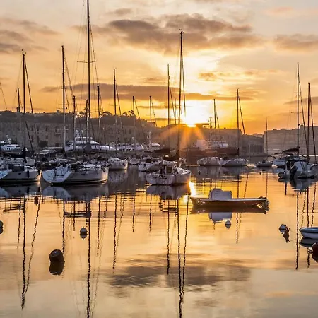 Lejlighed Seaside Bliss - 3br Sliema