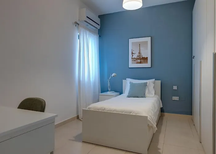 Apartament Seaside Bliss - 3br Sliema