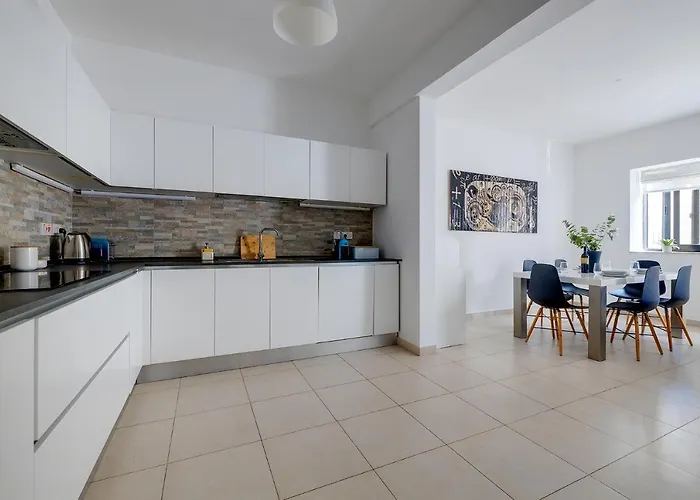 Seaside Bliss - 3br Apartament