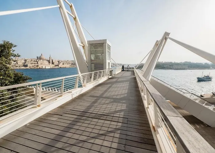 Seaside Bliss - 3br Apartament Sliema